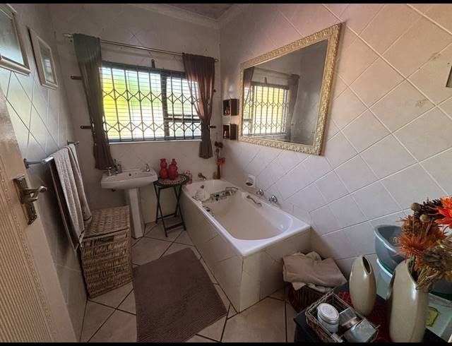 3 BEDROOM FREEHOLD FOR SALE IN KLIPPOORTJE